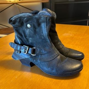 Size 9. Mix Mooz. Like new black bootie! Just in time for fall!